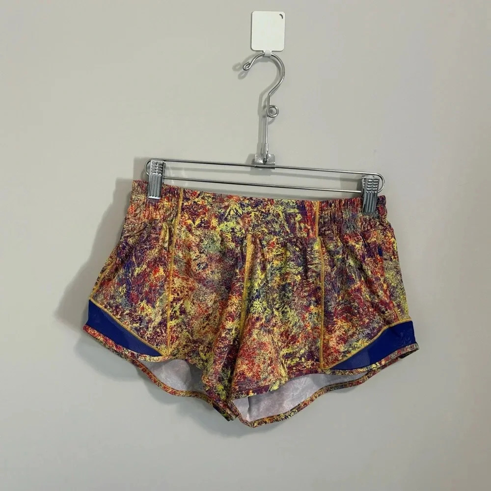 NWOT Lululemon Hotty Hot Shorts  Seawheeze 2019 Size 6